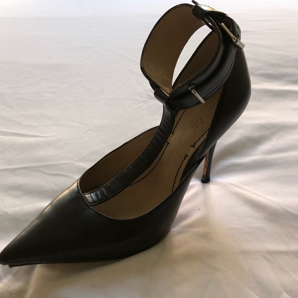 Black stilettos by Elizabeth and James